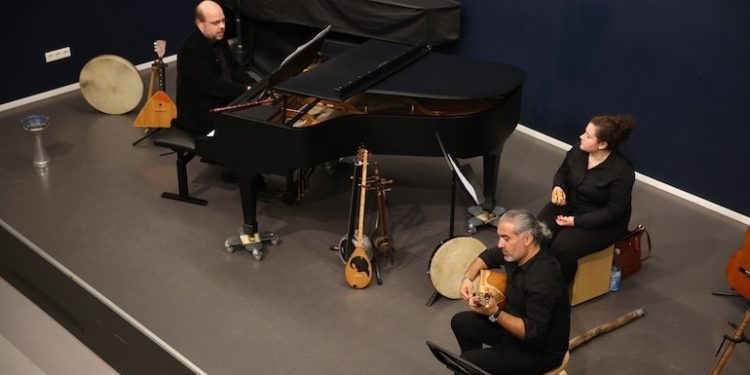 Eine Reise in die wunderbare Welt der Klänge Eine Reise in die wunderbare Welt der Klänge