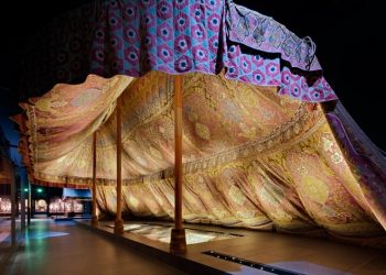 Ein osmanisches Dreimastzelt in Dresden