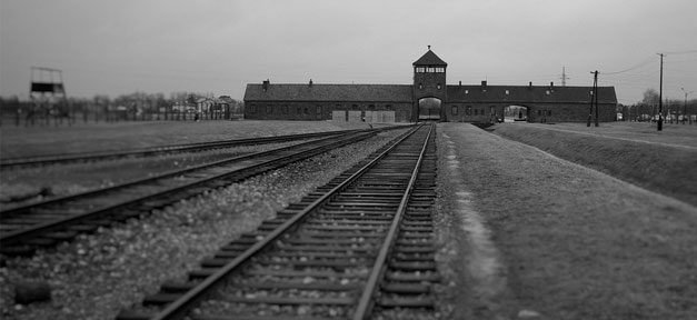 Auschwitz Konzentrationslager Gleise Gebäude